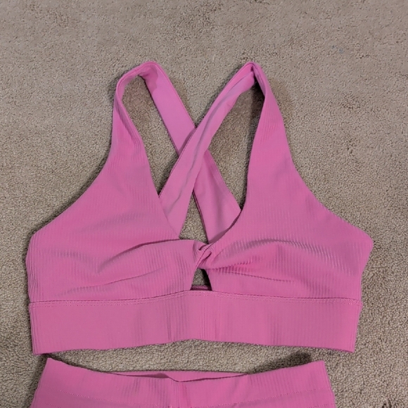 Fabletics Vibrant Pink Ribbed Set - Picture 3 of 4